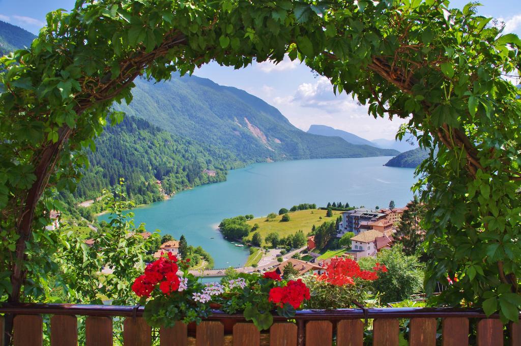 Hotel Aurora Molveno Exteriér fotografie