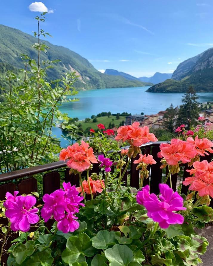 Hotel Aurora Molveno Exteriér fotografie