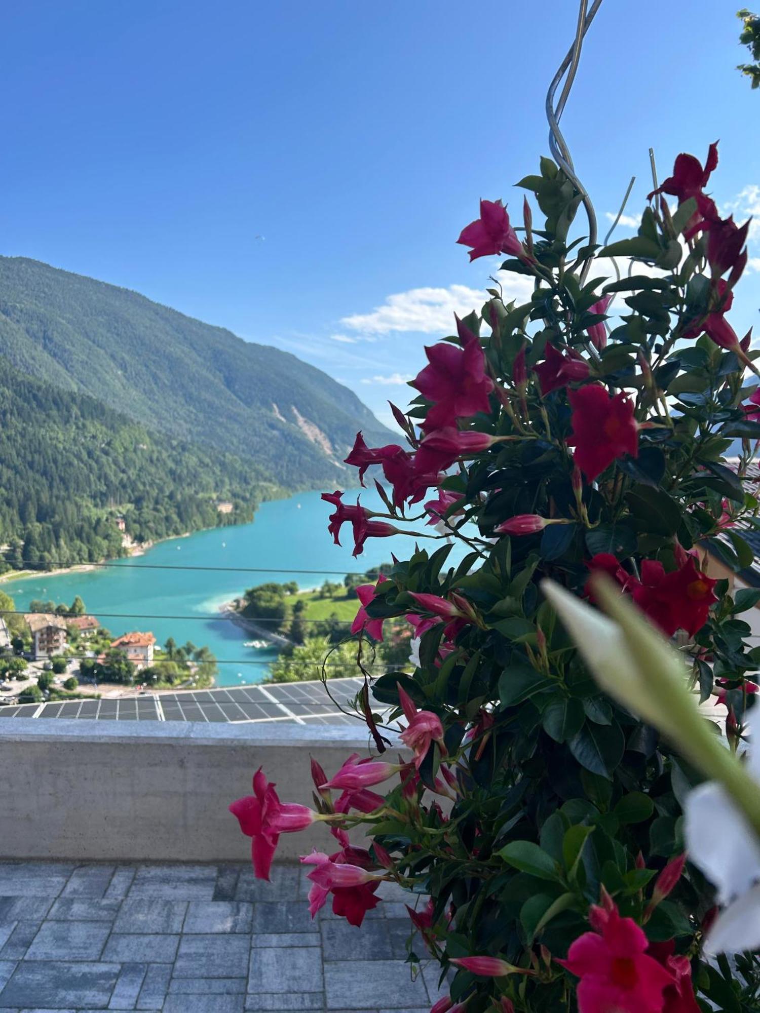 Hotel Aurora Molveno Exteriér fotografie