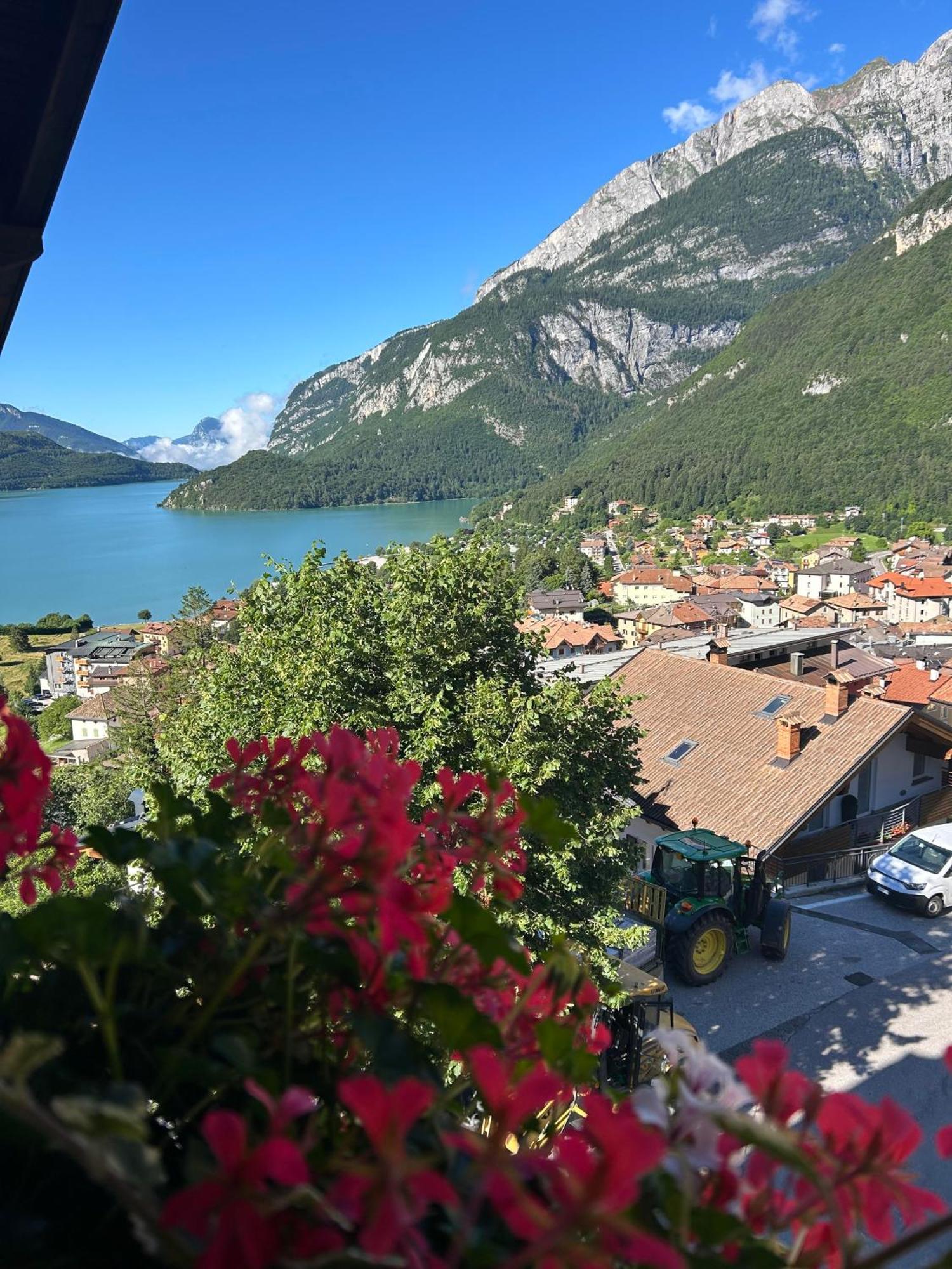 Hotel Aurora Molveno Exteriér fotografie